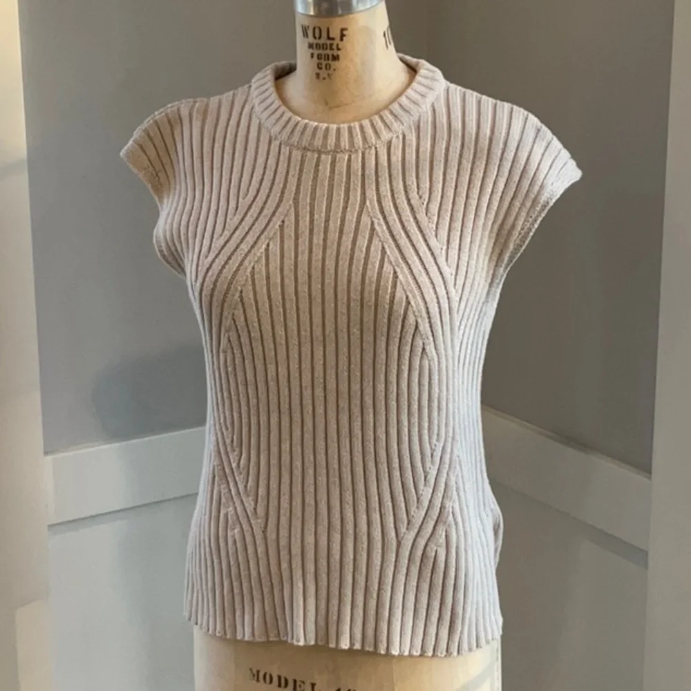 ZARA Ribbed Knit Vest - Picture 2 of 6